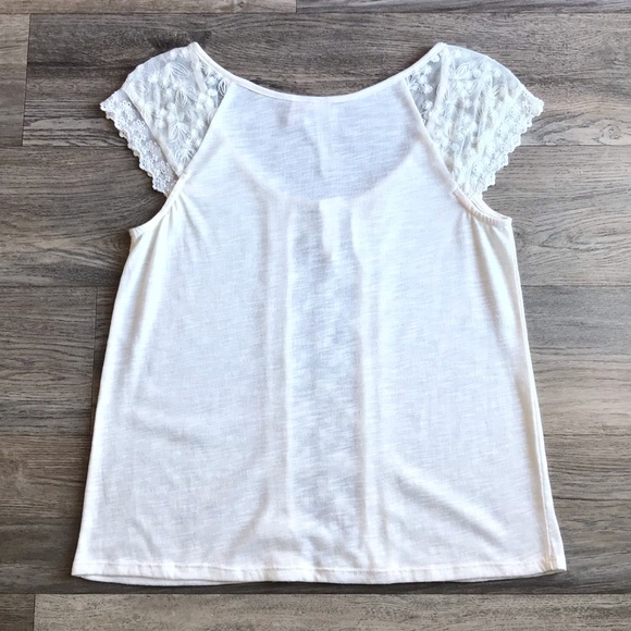 Cream Colored Short Sleeved Lace Top Size Small - Picture 3 of 12